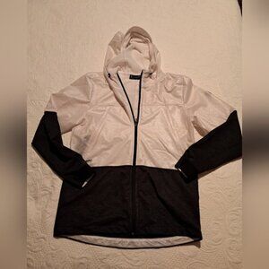 Under Armour men's size medium waterproof fitted jacket, EUC
